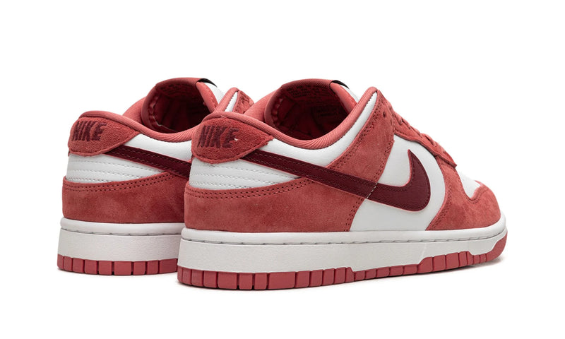 Nike Dunk Low Valentine's Day (2024) (W)