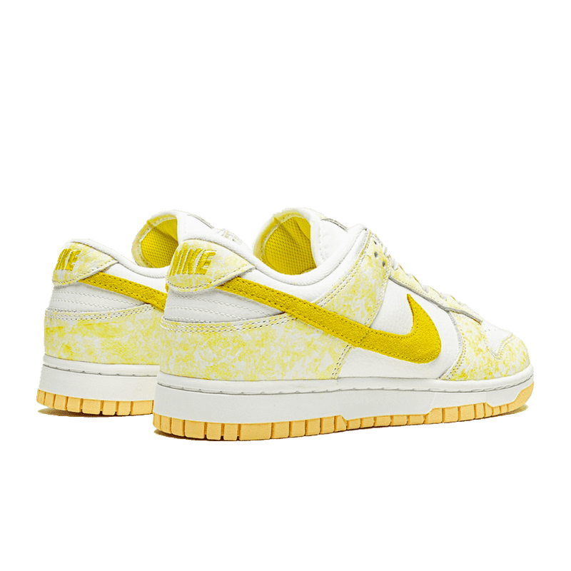 Nike Dunk Low Yellow Strike (W)